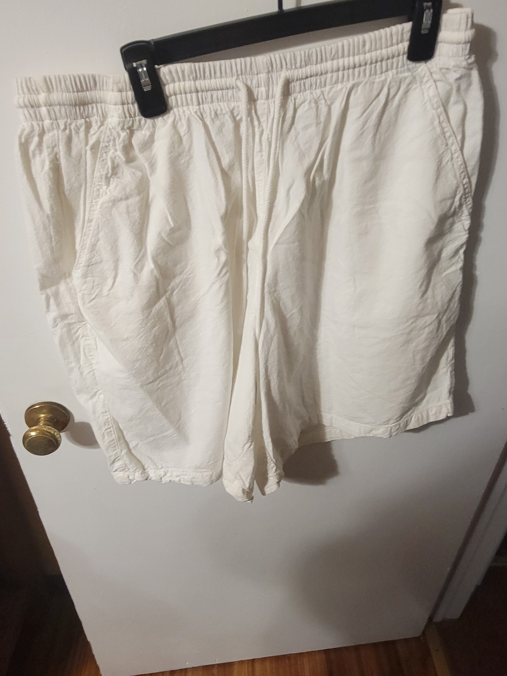 dressbarn Cream Elastic Waist Shorts